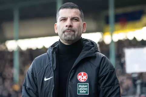 Muss zu Gerüchten und Falschmeldungen Stellung beziehen: FCK-Cheftrainer Dimitrios Grammozis. 