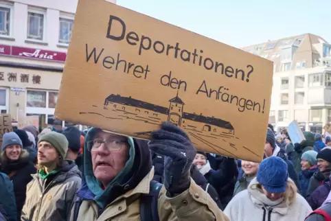 Am vergangenen Wochenende gab es bereits in zahlreichen deutschen Städten Demonstrationen wie hier in Koblenz. 