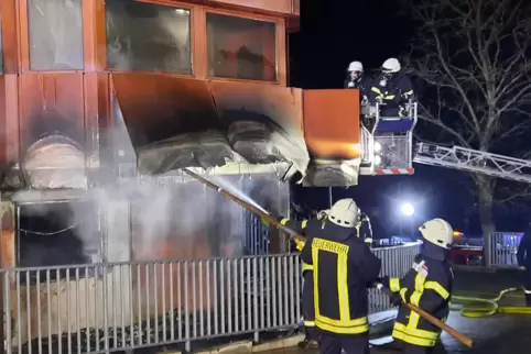 Dreieinhalb Stunden dauerte der nächtliche Löscheinsatz. 