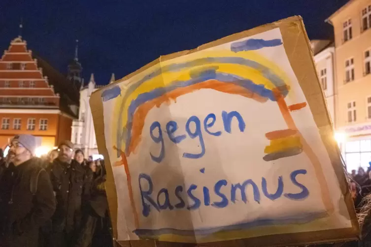 Für Samstag haben verschiedene Gruppen in Neustadt zu Demonstrationen gegen Rechtsextremismus eingeladen. 