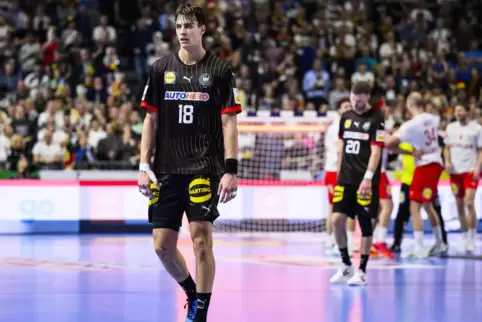 Julian Köster geht enttäuscht vom Feld. Aufstrebend: Renars Uscins. Spielmacher Juri Knorr (Bild rechts) war mit sich selbst unz