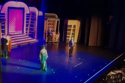 Effektvoll entstaubt: Paul Abrahams „Ball im Savoy“ in der Inszenierung der Kammeroper Köln.