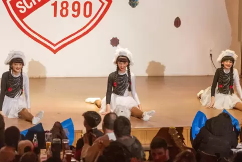 Gardetanz, Showtanz und Funkenmariechen: Der TuS Schönenberg sorgte bei der Programmgestaltung für viel Abwechslung bei den Tanz