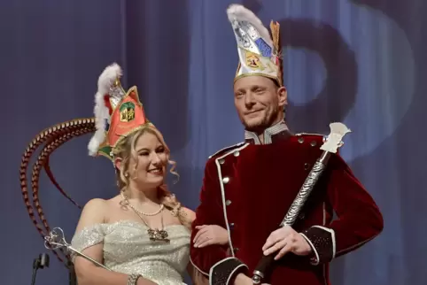 „Das klappt gut“, sagen sie zu ihrer noch recht jungen Zusammenarbeit: das Stadtprinzenpaar Larissa Dörsam und Jochen Braxmeier.