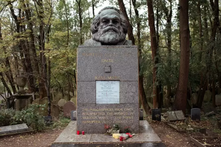 Kolossaler Kopf: das Grabmal von Karl Marx auf dem Highgate Cemetery.