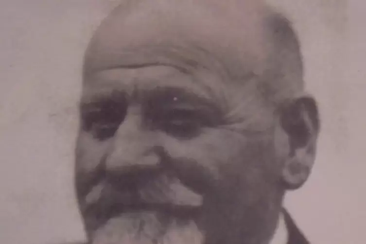 Ernst Gumbinger wurde ein Vierteljahr nach dem Attentat aus dem Roxheimer Gemeinderat ausgeschlossen. 