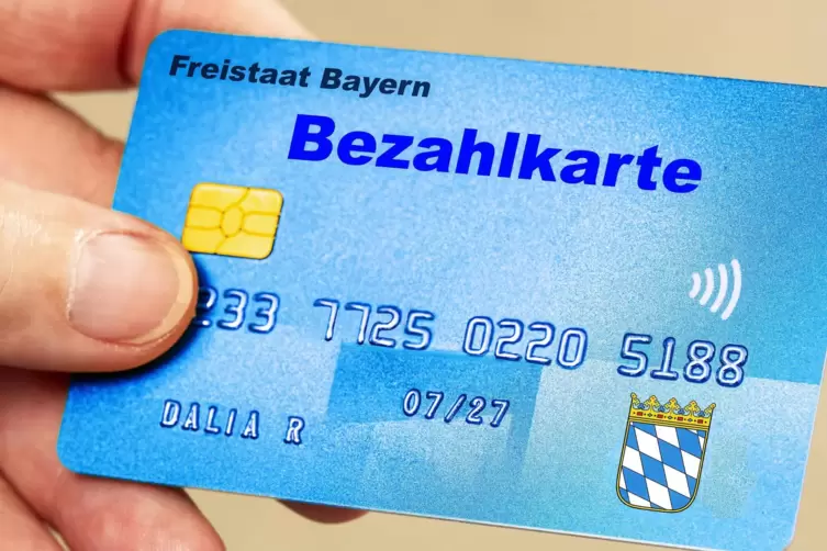Bayern will die Bezahlkarte für Flüchtlinge flächendeckend installieren. Im Rhein-Pfalz- Kreis sind die Politiker ebenfalls für 