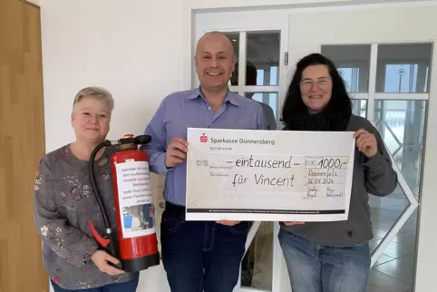 Haben in Dannenfels 1000 Euro für Vincent gesammelt: (von links) Alice Klein-Kraut, Joachim Kraut und Nina Welsandt. 