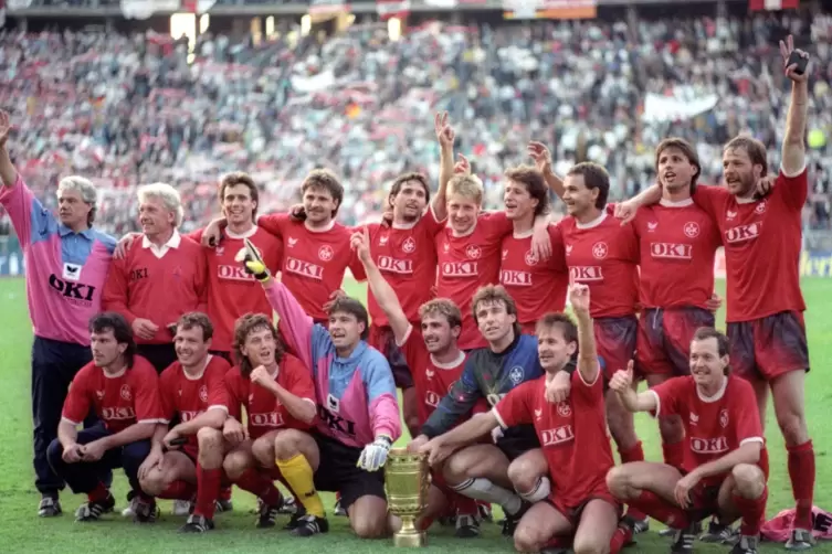 Mit dieser Mannschaft gewann der FCK 1990 erstmals den DFB-Pokal. 