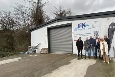 Ortstermin bei FK Kälte- und Klimatechnik in der Eisenbahnstraße 82 (von links): Christian Baldauf, Architekt Norbert Bentz, Ges