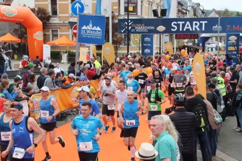 In St. Wendel dürfen sich die Läufer beim Marathon auf einen stimmungsvollen Start und Zieleinlauf freuen. 