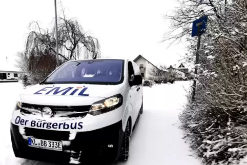 Mit Bravour bestanden hat Emil 2 seine erste Bewährungsprobe im Schnee, berichtet Paul Junker. 