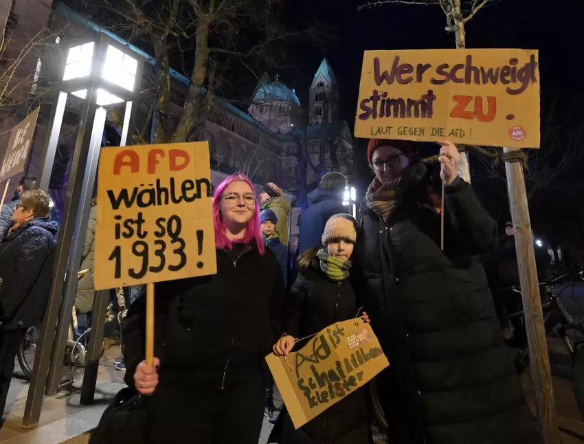 Vielfältig: Menschen protestieren gegen die AfD.