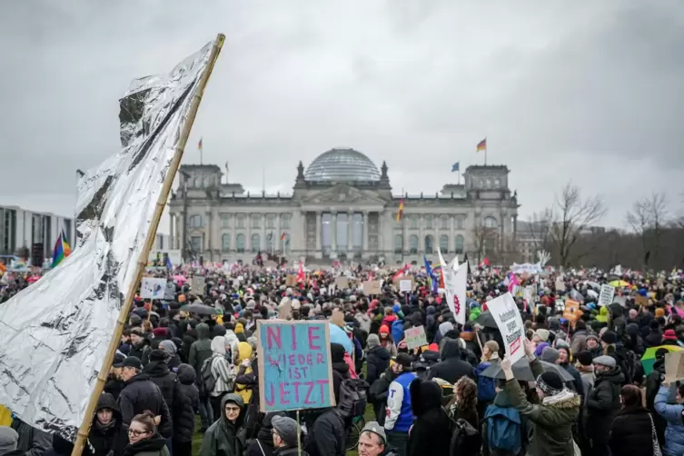 Die Demonstration spielte sich unter anderem in Sichtweite des Bundestags ab.