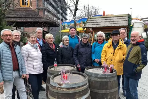 Mitglieder der Initiative „Wir vom Berliner Platz“ mit ihrem Sprecher Juergen Hundemer (links) .