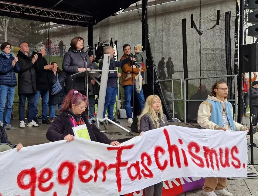 OB Jutta Steinruck bei ihrer emotionalen Rede.
