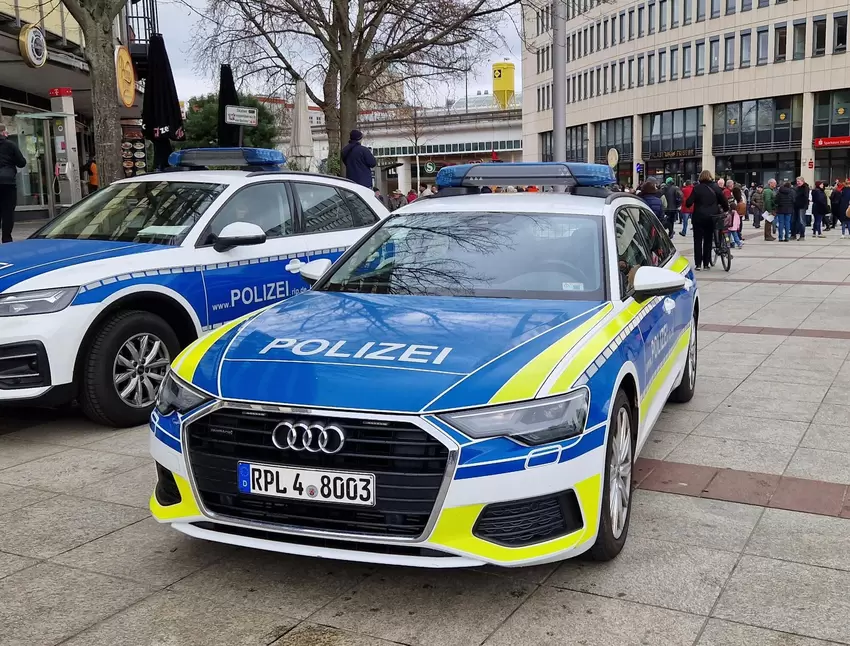 Die Polizei überwachte die Veranstaltung, die friedlich und störungsfrei ablief.