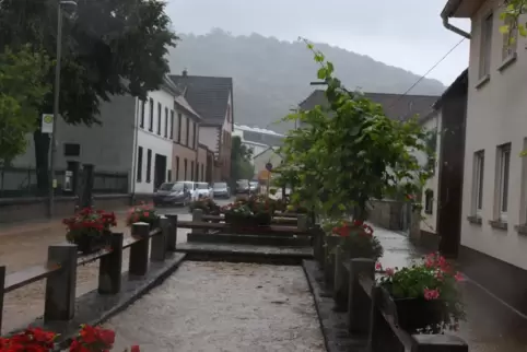 Besonders gefährdet: Kleinkarlbach nach Starkregen im Juni 2021. 