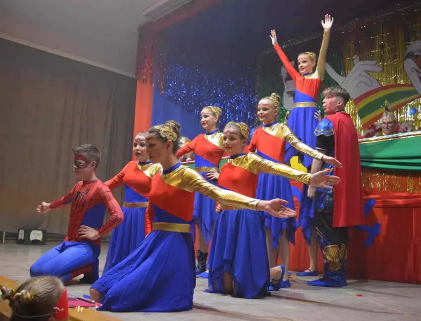 Die Superhelden der Tanzgruppe »No Name« unter der Leitung von Christiane Weyh mit einem fantastischen Tanz.