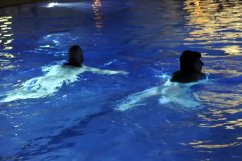 Ab 21.30 Uhr ist im Aquabella am Freitag textilfreies Schwimmen angesagt. 