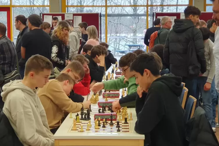 Schachmeisterschaften am Reichswald-Gymnasium: Zwei Tage lang duellierte sich der Nachwuchs im Spiel der Könige. 