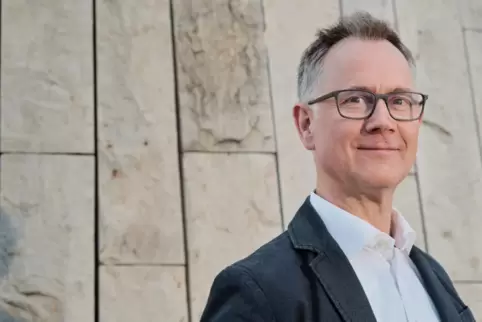 Mike Svoboda bringt Witz und Humor in den bierernsten Klassikbetrieb. 