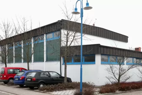 Ist die Sanierung der Sport- und Kulturhalle eine kommunale Pflichtaufgabe? Das fragt man sich in Freisbach. 