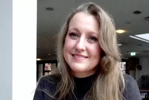 Arminia Friebe spielt in Don Carlo die Elisabeth von Valois. 