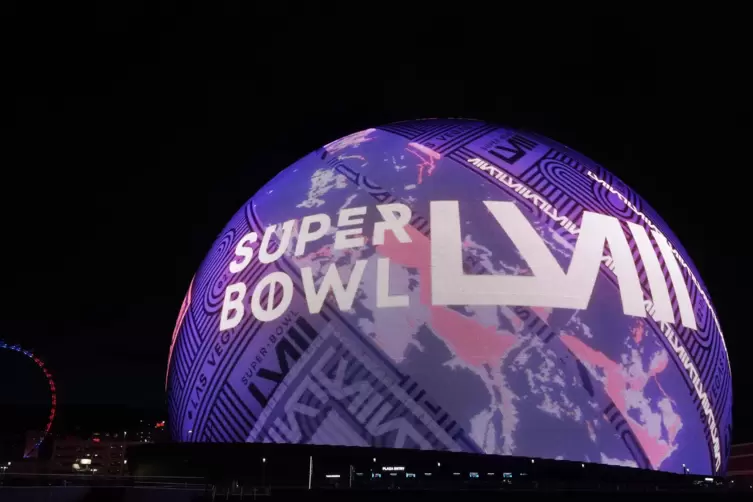 Die NFL ist &uuml;berall pr&auml;sent in Las Vegas. Egal auf der topmodernen The Sphere, in der auch U2 f&uuml;r 300 Dollar pro TIcket spielen.