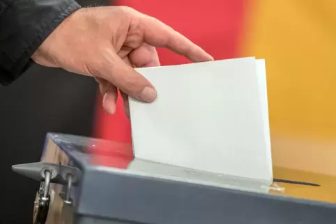 Stimmzettel-Abgabe