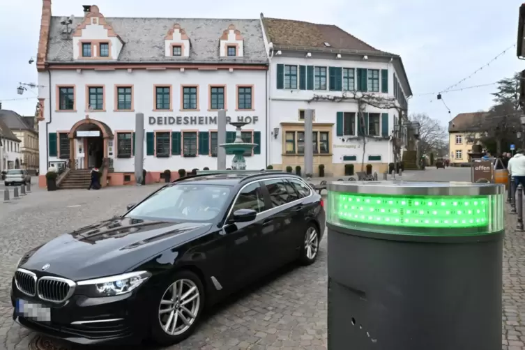 Hofheim: Vollgestopfte Garagen statt Platz für Autos: Stadt droht mit hohen  Bußgeldern