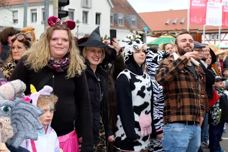 Die Zuschauer entlang der Umzugsstrecke waren gut gelaunt.