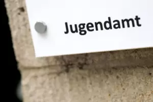 Das Jugendamt des Kreises hat die betroffene Familie über Jahre wegen wegen „diverser familiärer Probleme“ betreut. Das Jugendamt des Kreises hat die betroffene Familie über Jahre wegen wegen „diverser familiärer Probleme“ betreut.