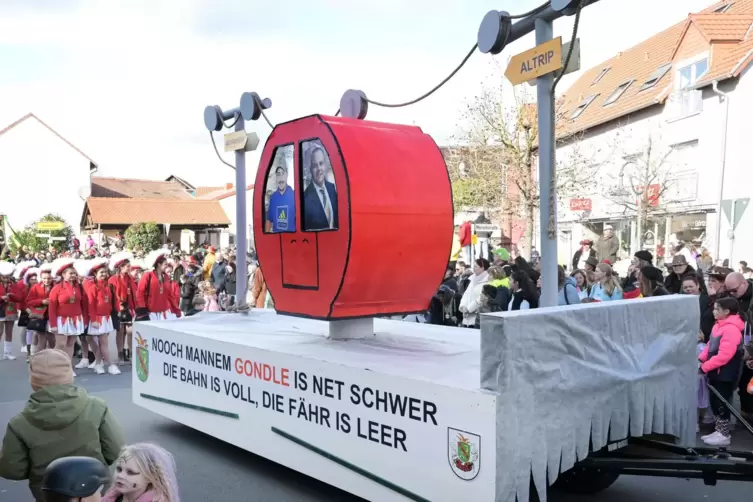 Lustiger Motivwagen: eine Anspielung an die in Erw&auml;gung gezogene Seilbahn &uuml;ber den Rhein bei Altrip. 
