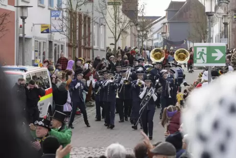 Eine der fast 100 Zugnummern beim 73. Westricher Fastnachtsumzug: die USAFE Marching Band Ramstein. 