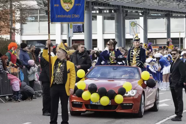 Der Carneval- und Unterhaltungsverein Landstuhl war mit seinem Prinzenpaar Sandra I. und Stephan I. unterwegs.