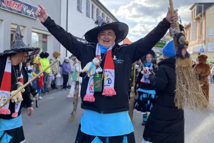  Die Gei&szlig;bock-Hexen vom Deidesheimer Karneval Club hatten auch ihren Spa&szlig;. 