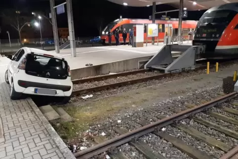 Kreatives Parken am Pirmasenser Bahnhof. 