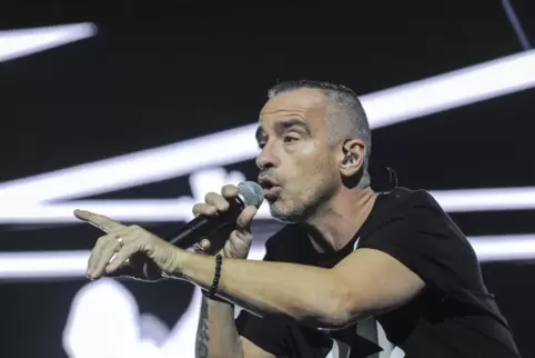 Mit den Liedern von Eros Ramazzotti kann man ganz gut Italienisch lernen, wenn man schon Grundkenntnisse hat. Solche Sprachkurse