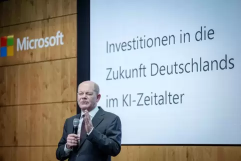 Bundeskanzler Olaf Scholz freut sich über die Investition von Microsoft in Deutschland. 3,2 Milliarden Euro will das Unternehmen
