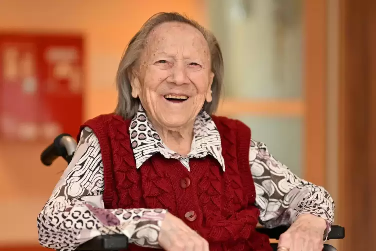 Auch im hohen Alter lässt sich Lieselotte Martin ihre Lebensfreude nicht nehmen. 
