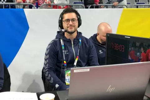 Kümmert sich vom Spielfeldrand aus um Zahlen und Statistiken: Philipp Kapp.