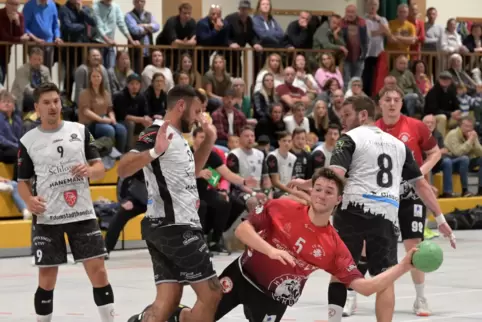 Das Derby schlechthin: TG Waldsee (rot) gegen TSV Speyer.