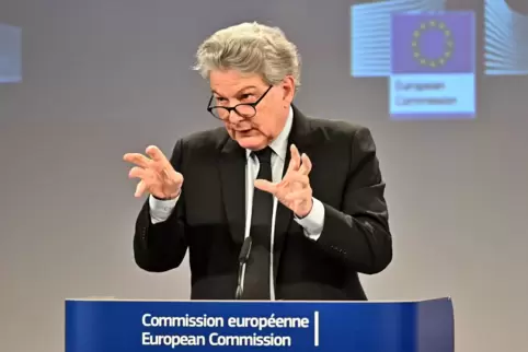 Die EU will härter durchgreifen: Digitalkommissar Thierry Breton kann nun hohe Geldstrafen verhängen.