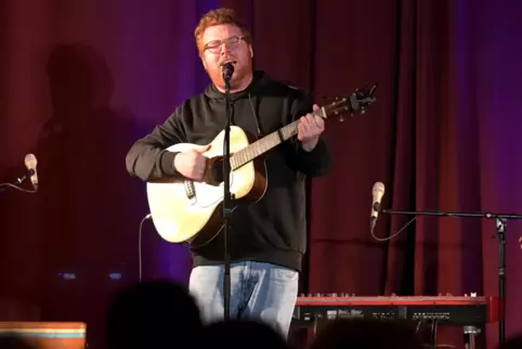 In Ulis Wohnzimmer: Tobias Dellit.