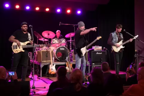 Begeisterte in der Festhalle in Dudenhofen: die Hamburg Blues Band.