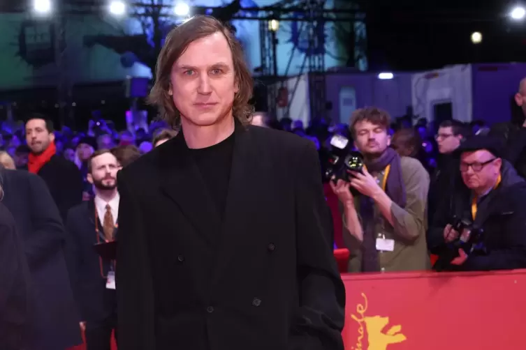 Lars Eidinger &ndash; hier bei der Er&ouml;ffnung der Berlinale &ndash; muss sich als Tom Lunies in &bdquo;Sterben&ldquo; mit seiner Mutter auseinander setze