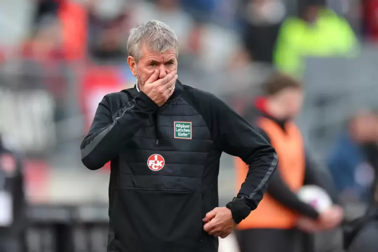 FCK-Trainer Friedhelm Funkel ist mit dem Punkt in N&uuml;rnberg einverstanden. 