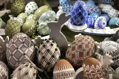 Acryl auf Ei. Der Ostermarkt zeigt was alles möglich ist. 