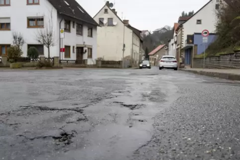Wartet noch auf grundlegende Besserung: jener Teil der Lautertalstraße in Lauterecken, der als Kreisstraße gewidmet ist. 